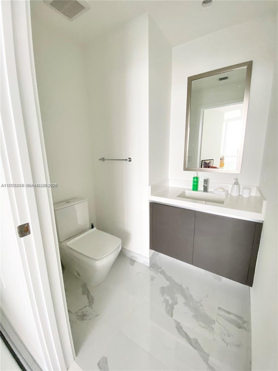 851 NE 1st Ave #1602, Miami FL 33132
