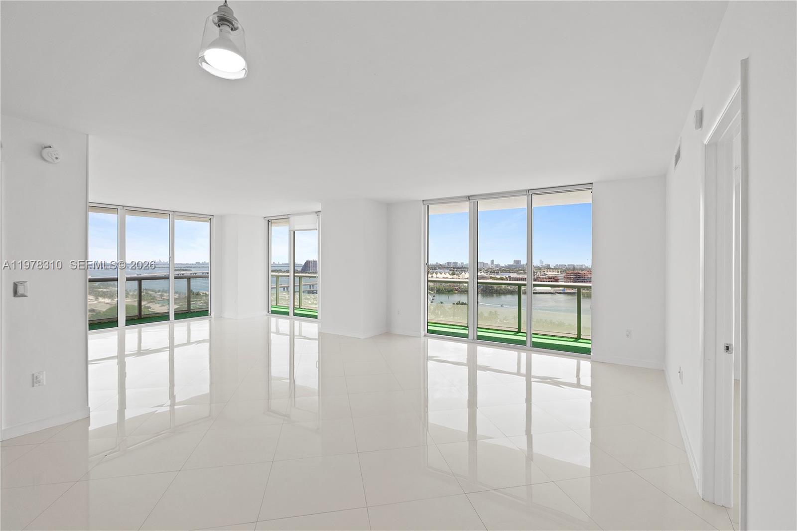 50 Biscayne Blvd #1902, Miami FL 33132
