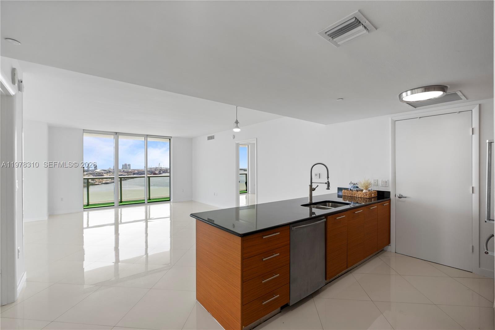 50 Biscayne Blvd #1902, Miami FL 33132