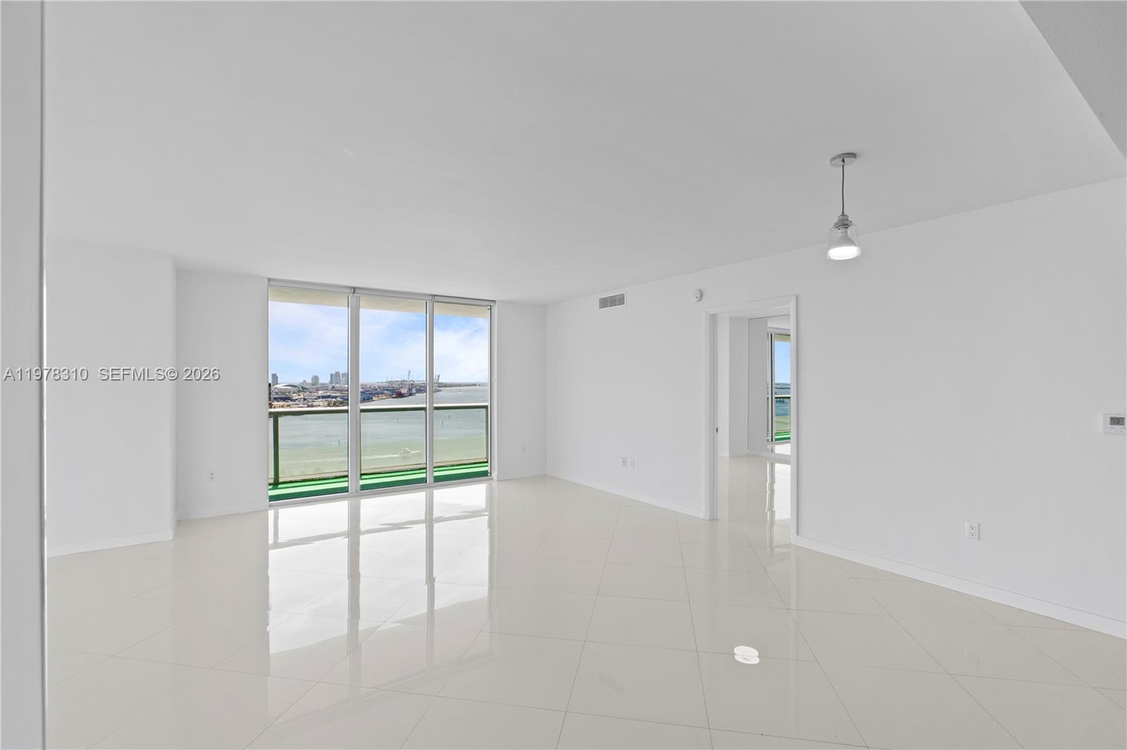 50 Biscayne Blvd #1902, Miami FL 33132
