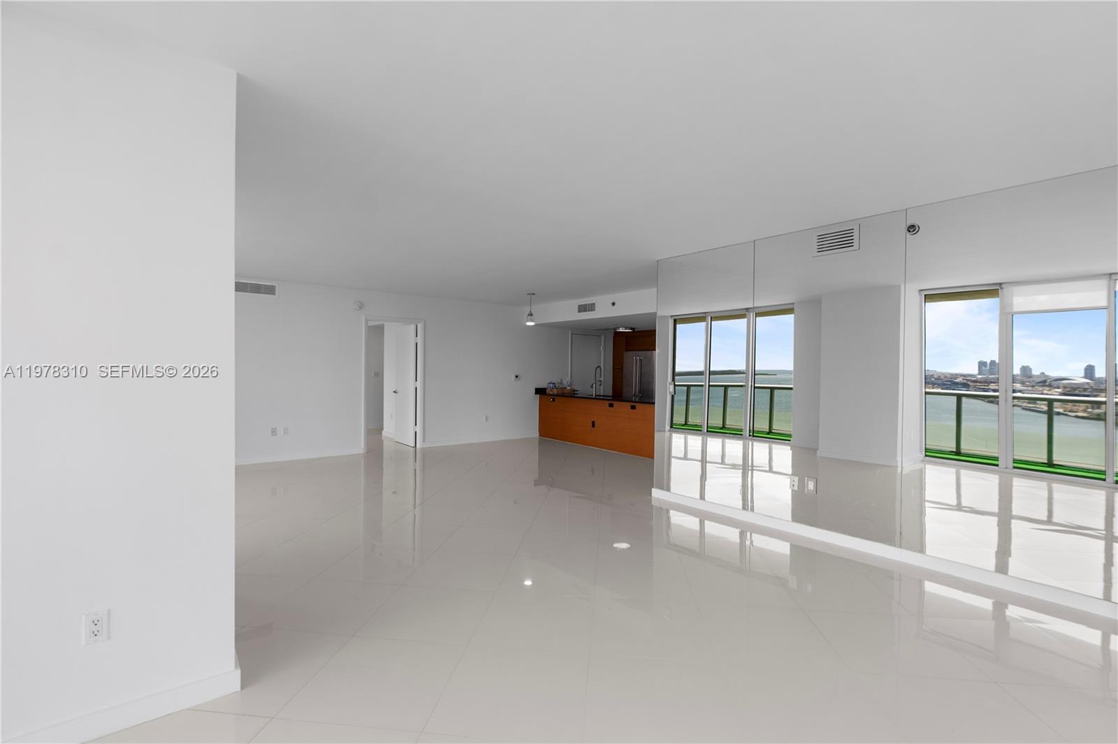 50 Biscayne Blvd #1902, Miami FL 33132
