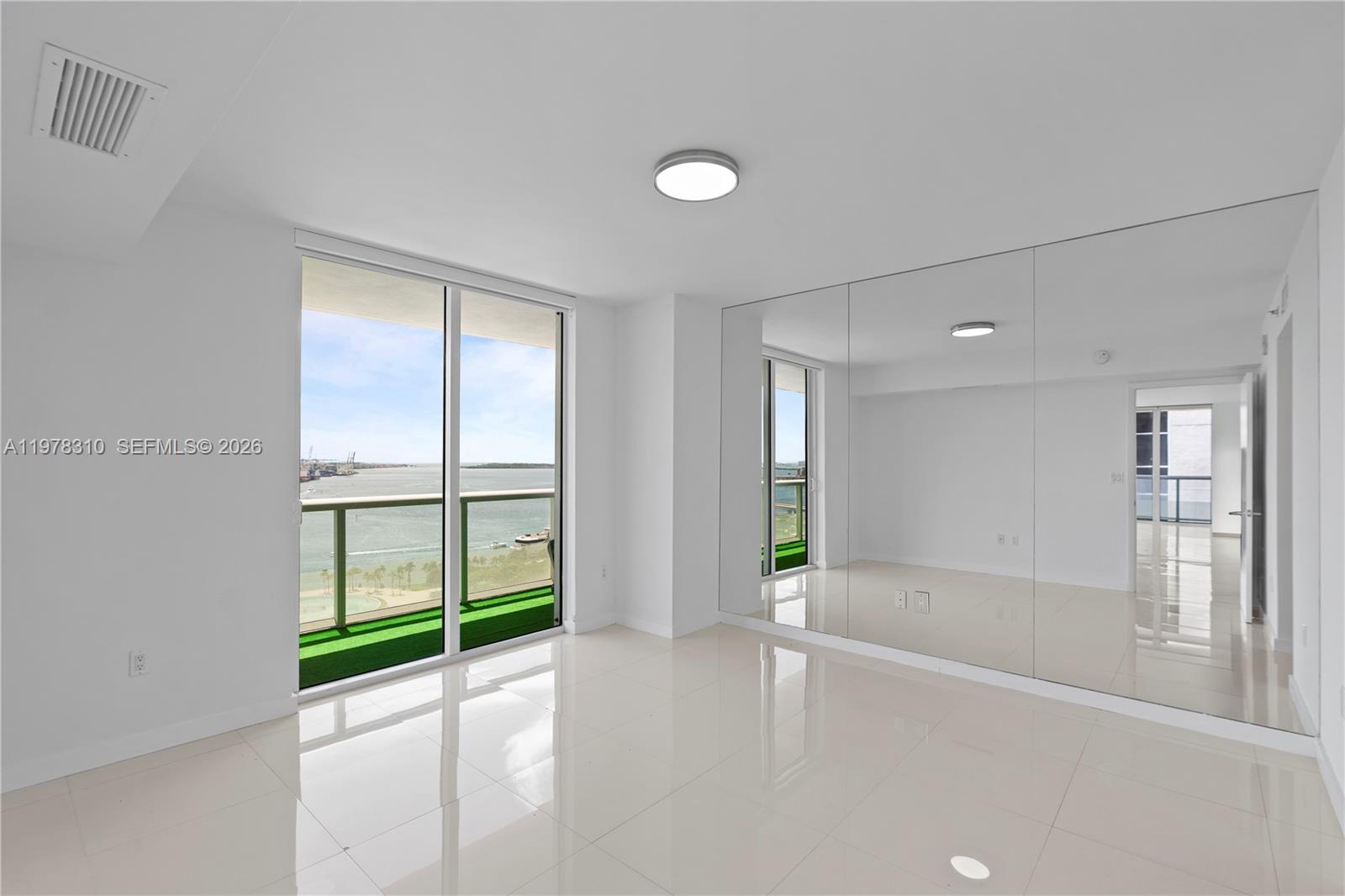 50 Biscayne Blvd #1902, Miami FL 33132