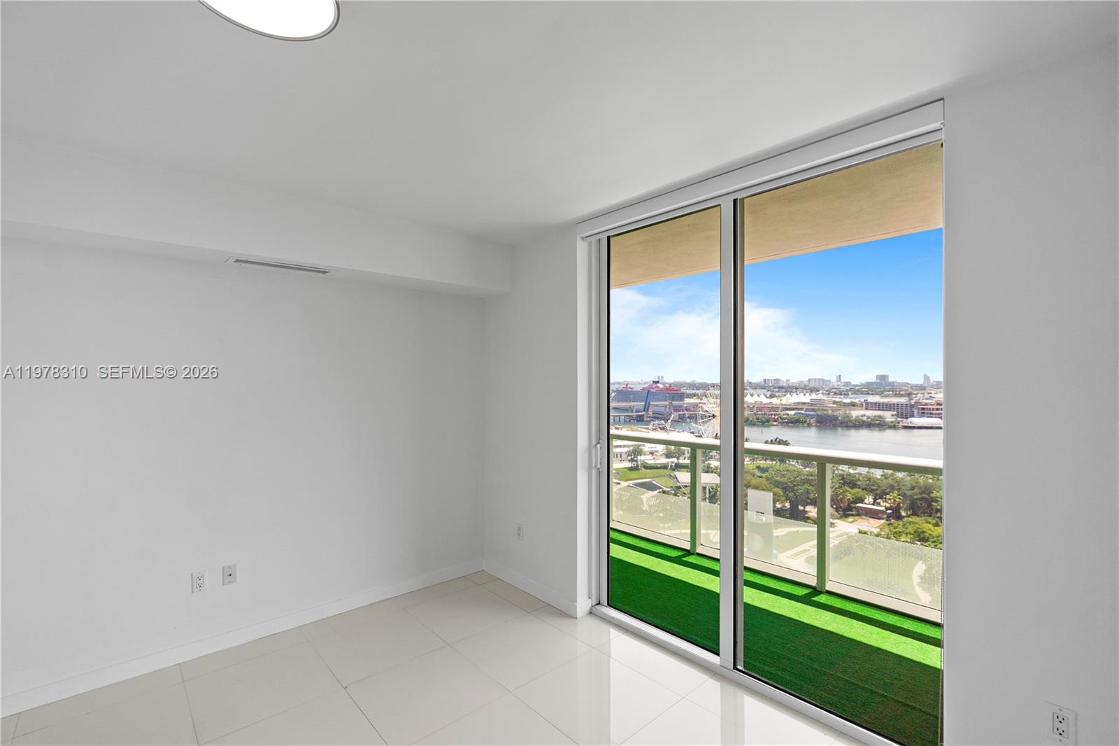 50 Biscayne Blvd #1902, Miami FL 33132