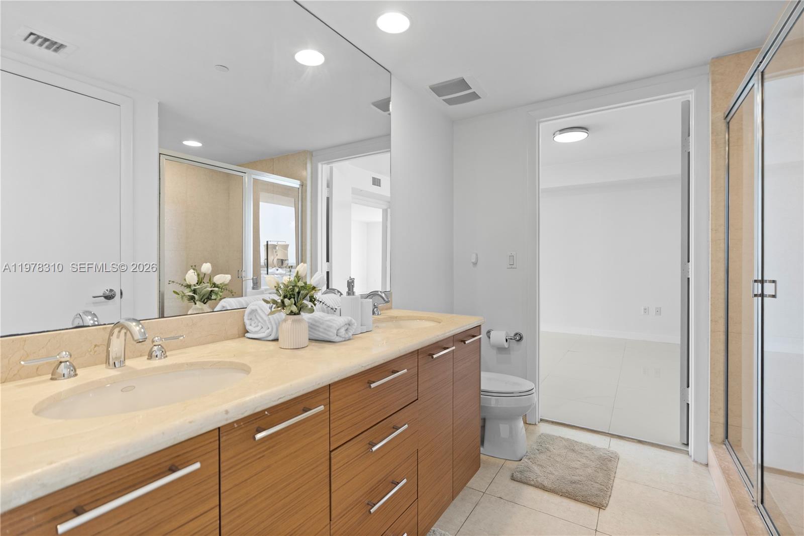 50 Biscayne Blvd #1902, Miami FL 33132