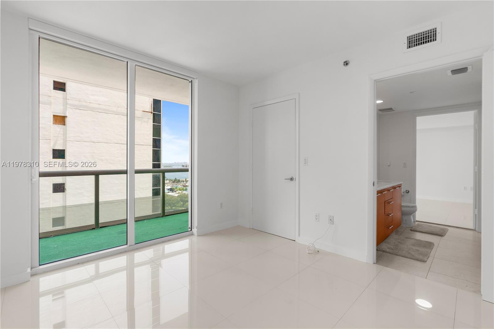 50 Biscayne Blvd #1902, Miami FL 33132