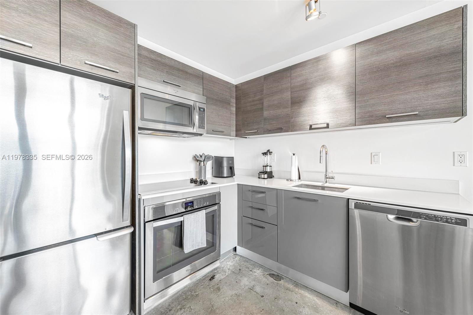 151 SE 1st St #2409, Miami FL 33131