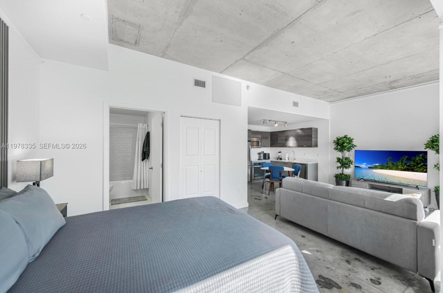 151 SE 1st St #2409, Miami FL 33131