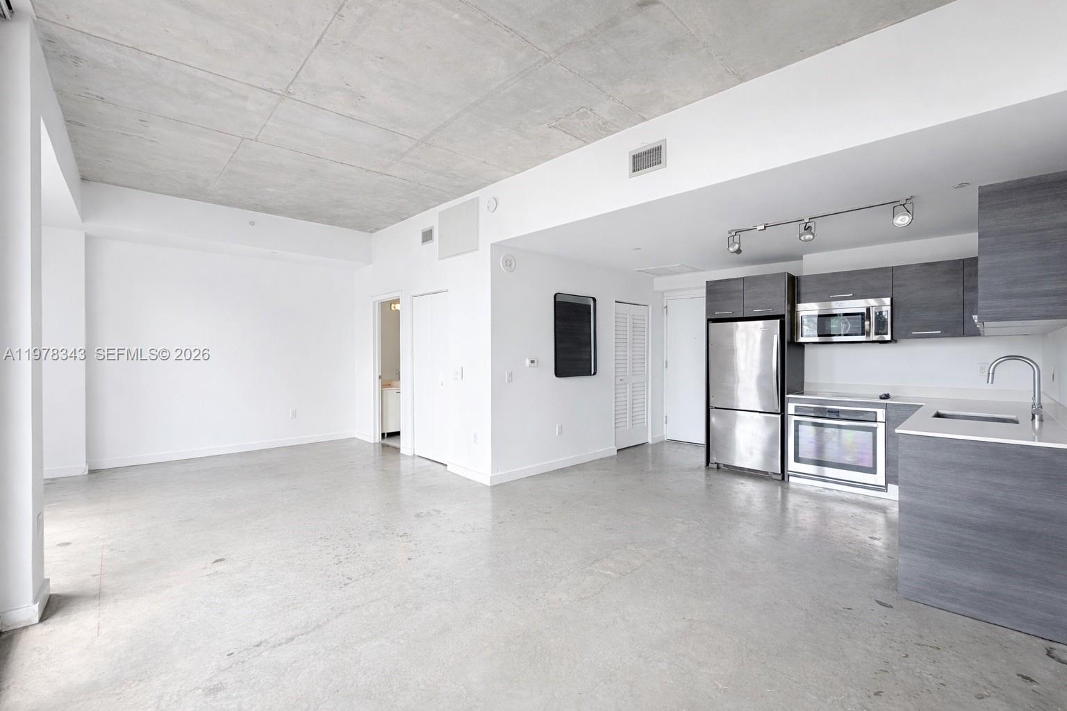 151 SE 1st St #3007, Miami FL 33131