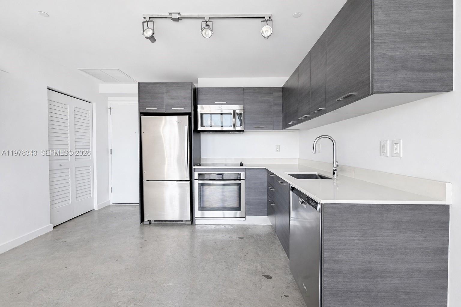 151 SE 1st St #3007, Miami FL 33131