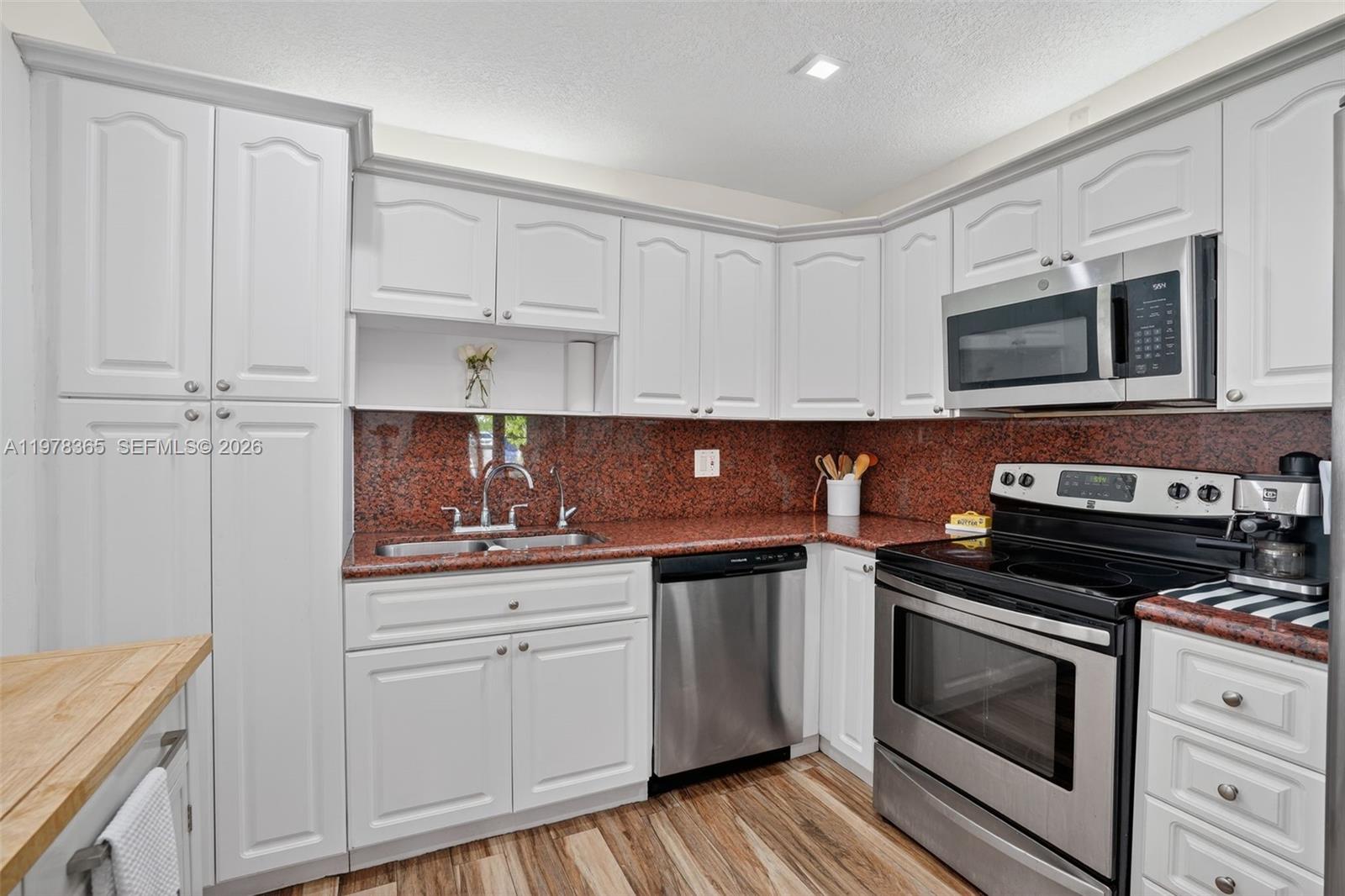 7016 SW 103rd Pl, Miami FL 33173