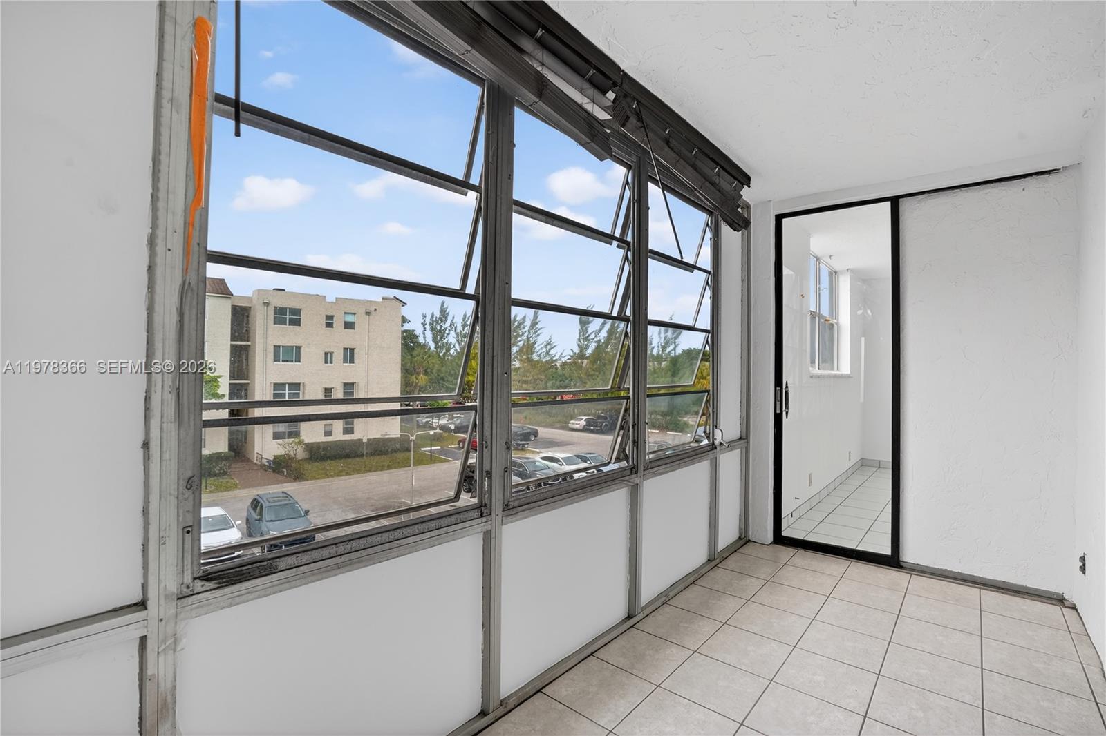 2821 Somerset Dr #317, Lauderdale Lakes FL 33311