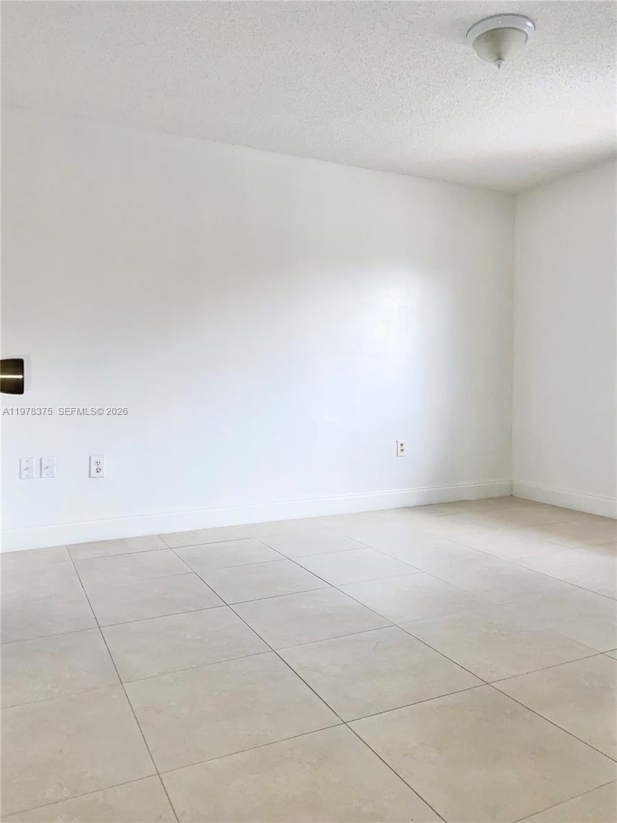2740 W 62nd St #203, Hialeah FL 33016
