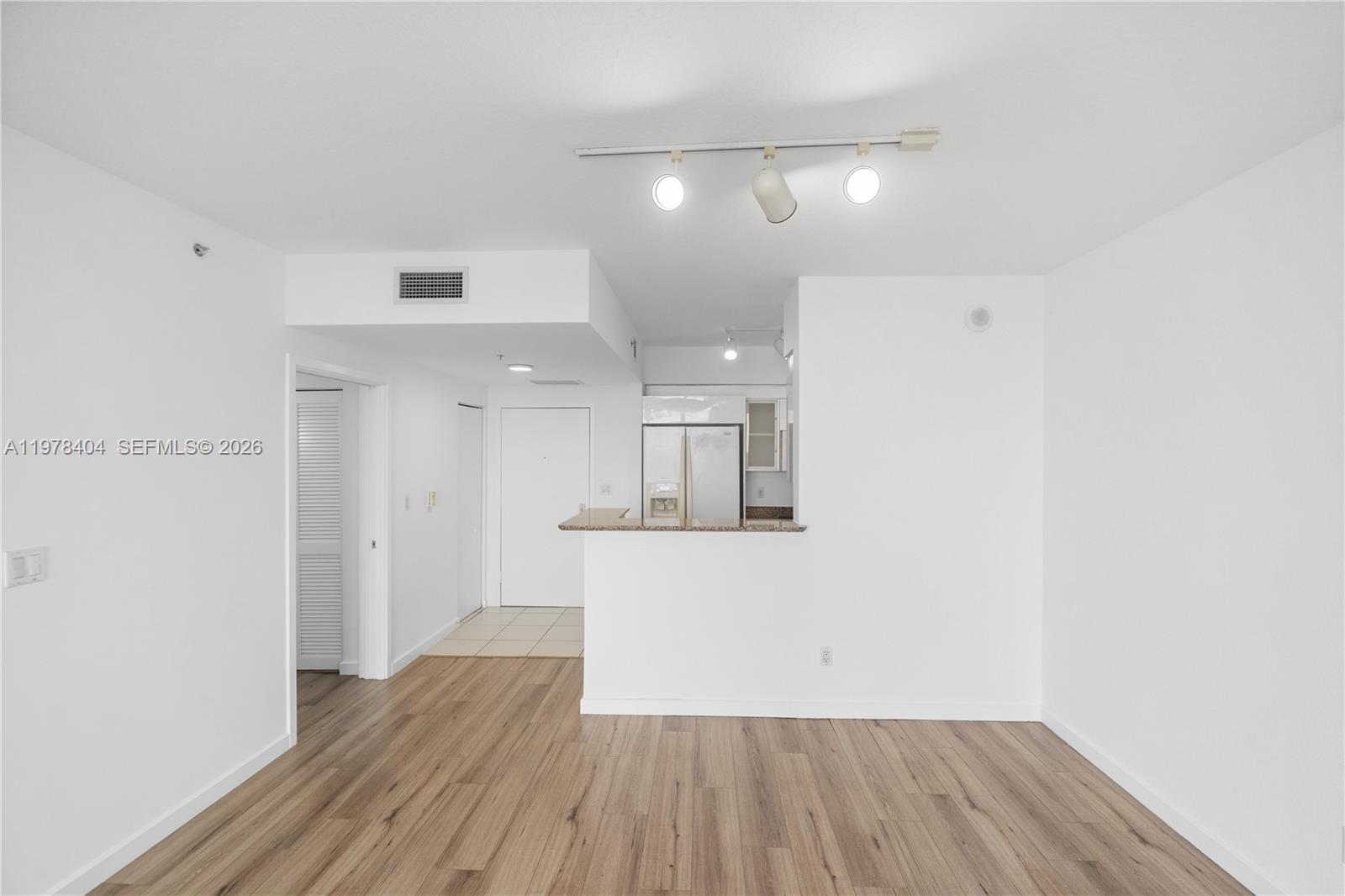 325 S BISCAYNE BL #4324, Miami FL 33131