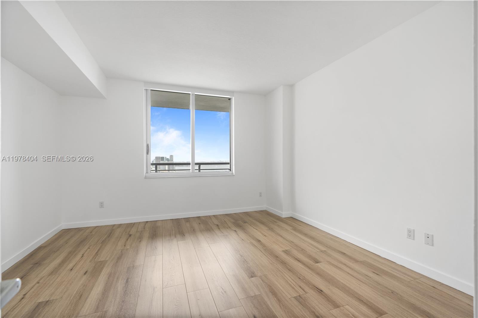 325 S BISCAYNE BL #4324, Miami FL 33131