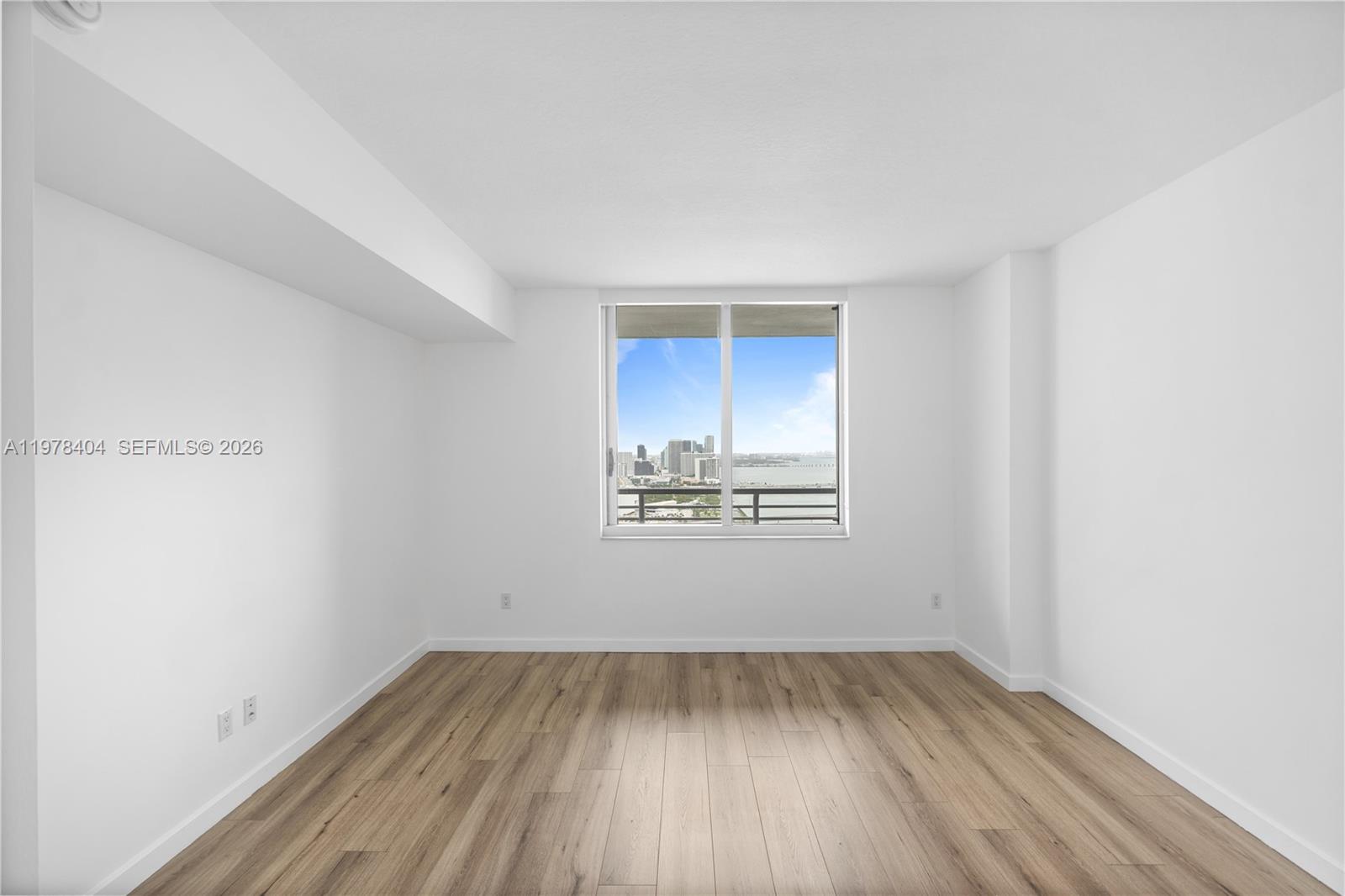 325 S BISCAYNE BL #4324, Miami FL 33131