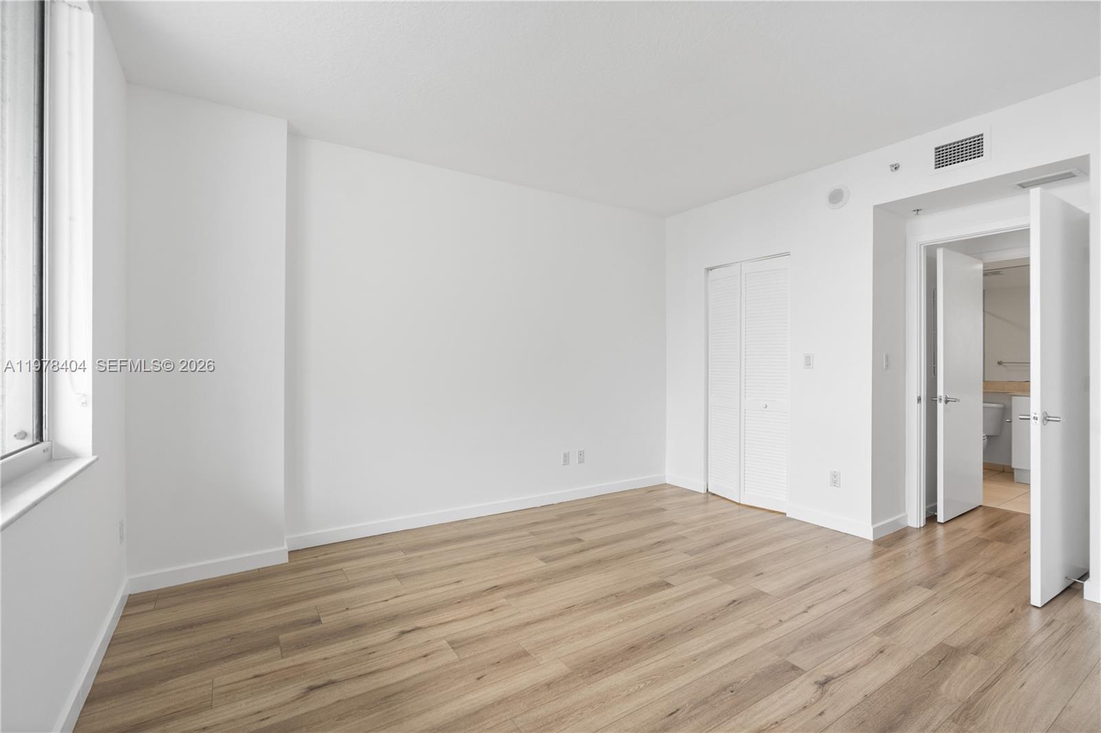 325 S BISCAYNE BL #4324, Miami FL 33131