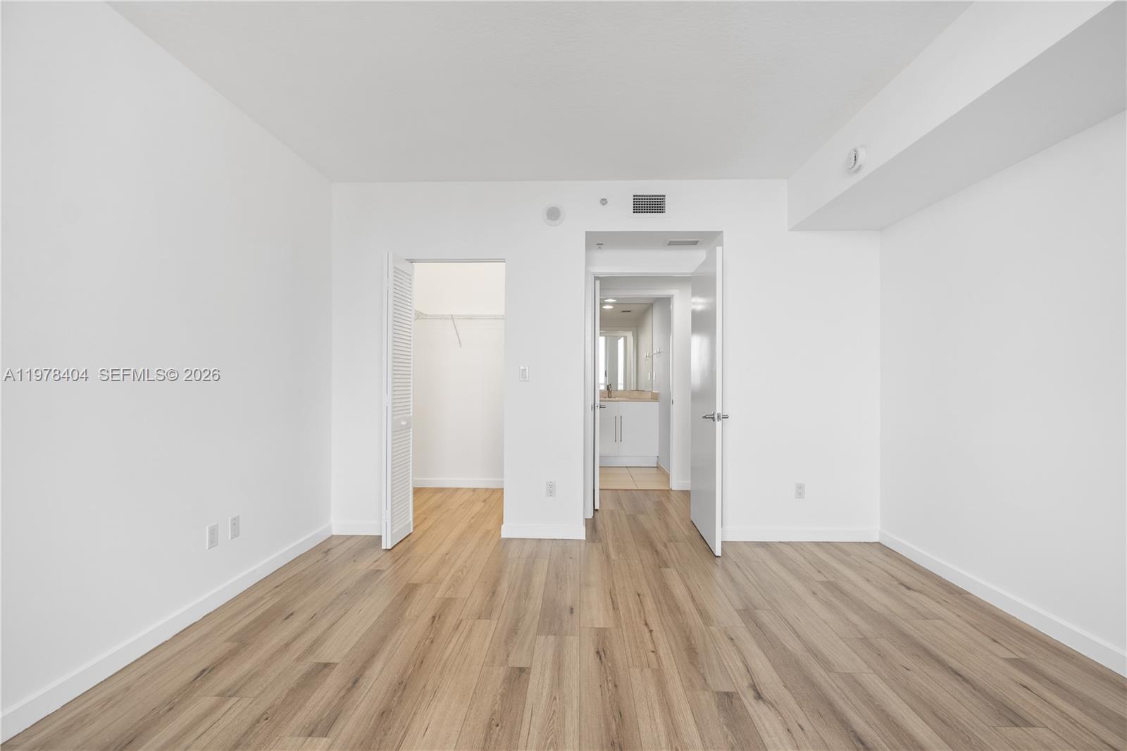 325 S BISCAYNE BL #4324, Miami FL 33131