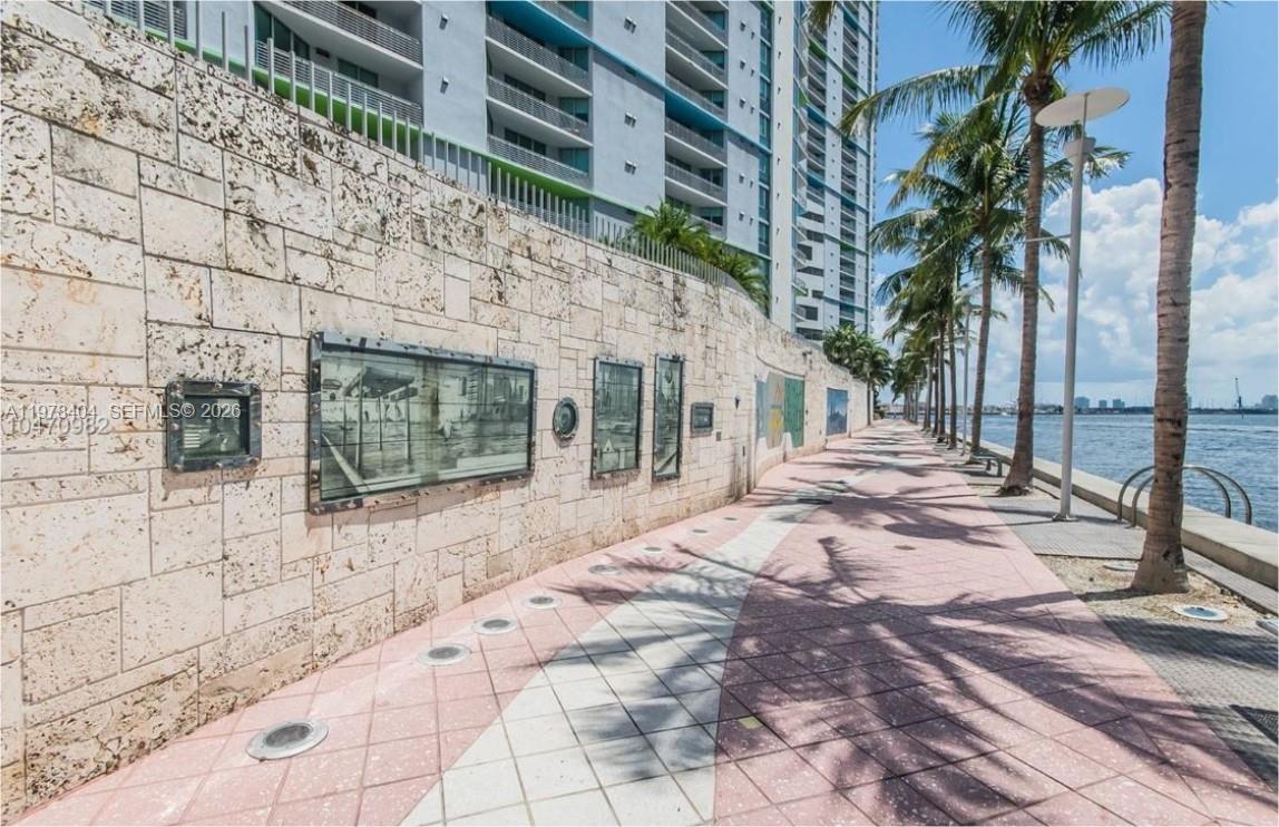 325 S BISCAYNE BL #4324, Miami FL 33131