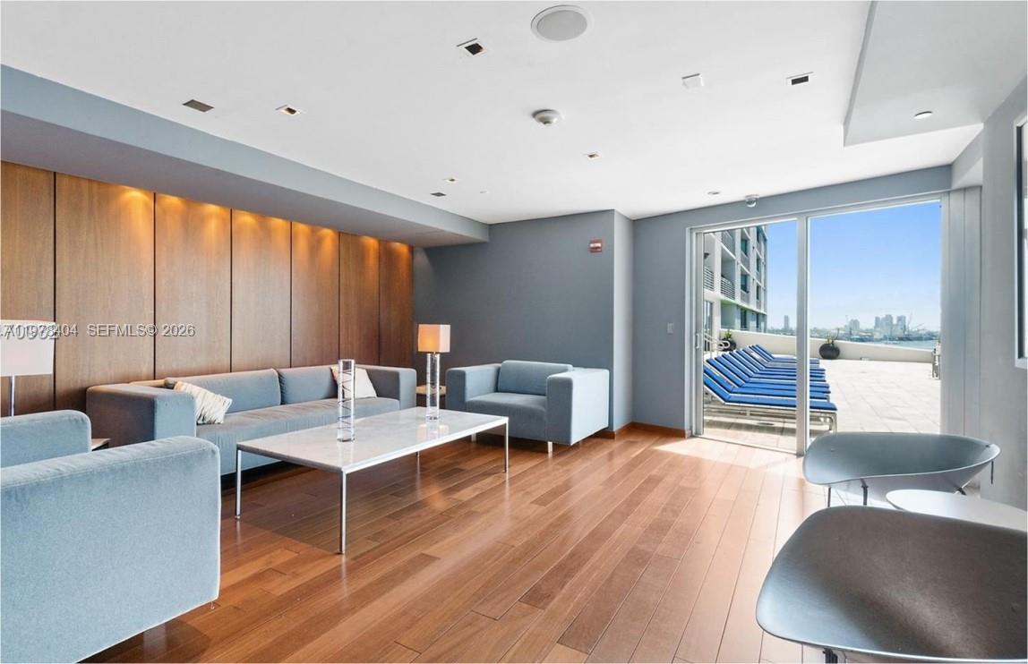 325 S BISCAYNE BL #4324, Miami FL 33131