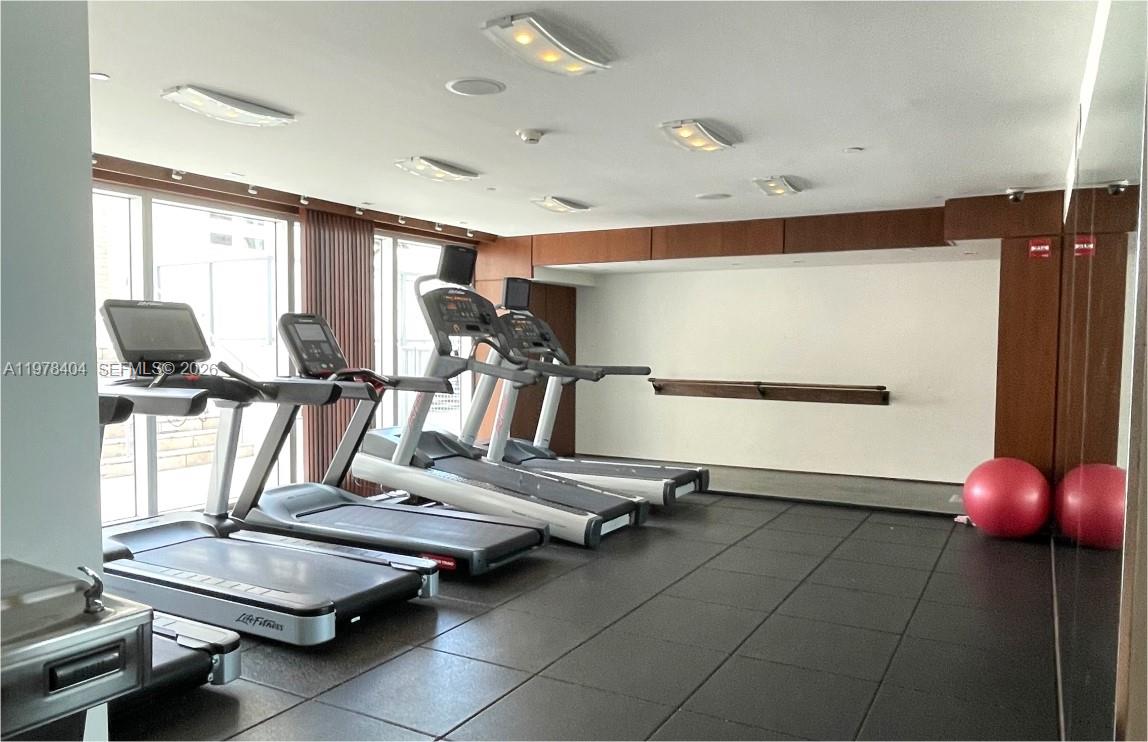325 S BISCAYNE BL #4324, Miami FL 33131