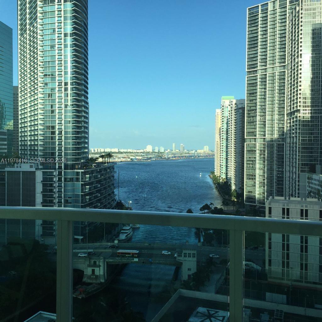 31 SE 5th St #2206, Miami FL 33131