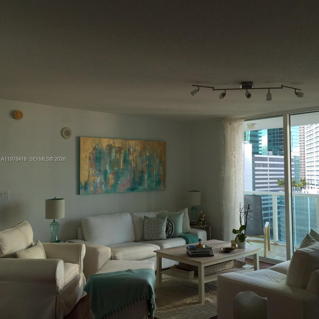 31 SE 5th St #2206, Miami FL 33131