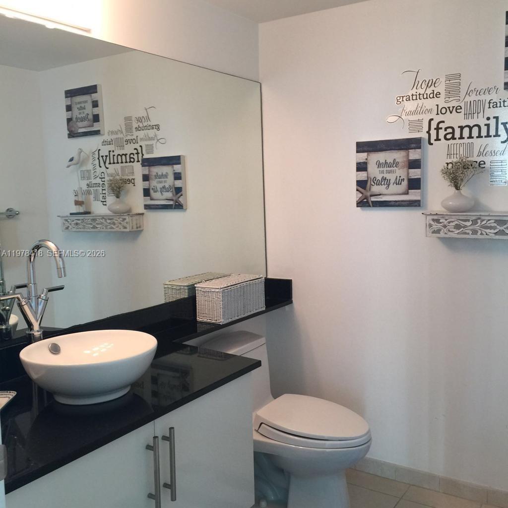 31 SE 5th St #2206, Miami FL 33131