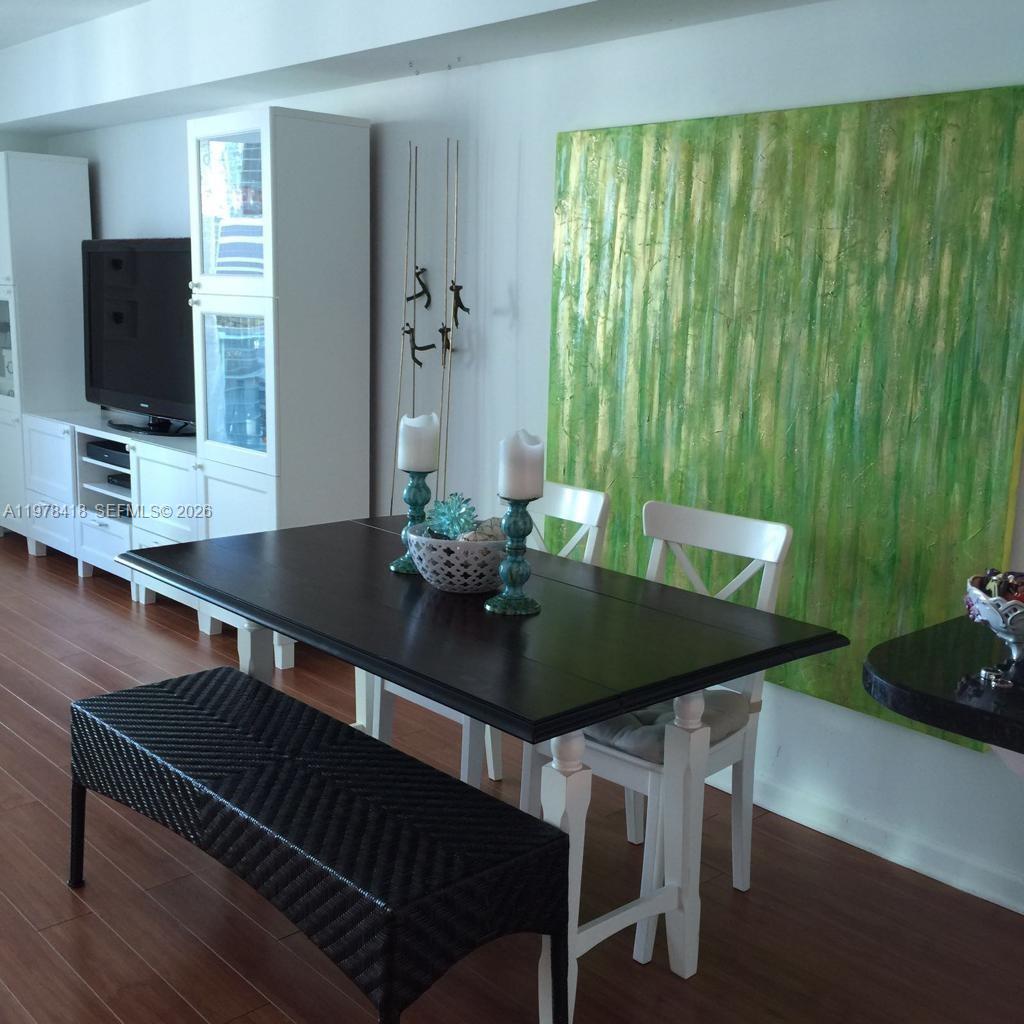 31 SE 5th St #2206, Miami FL 33131