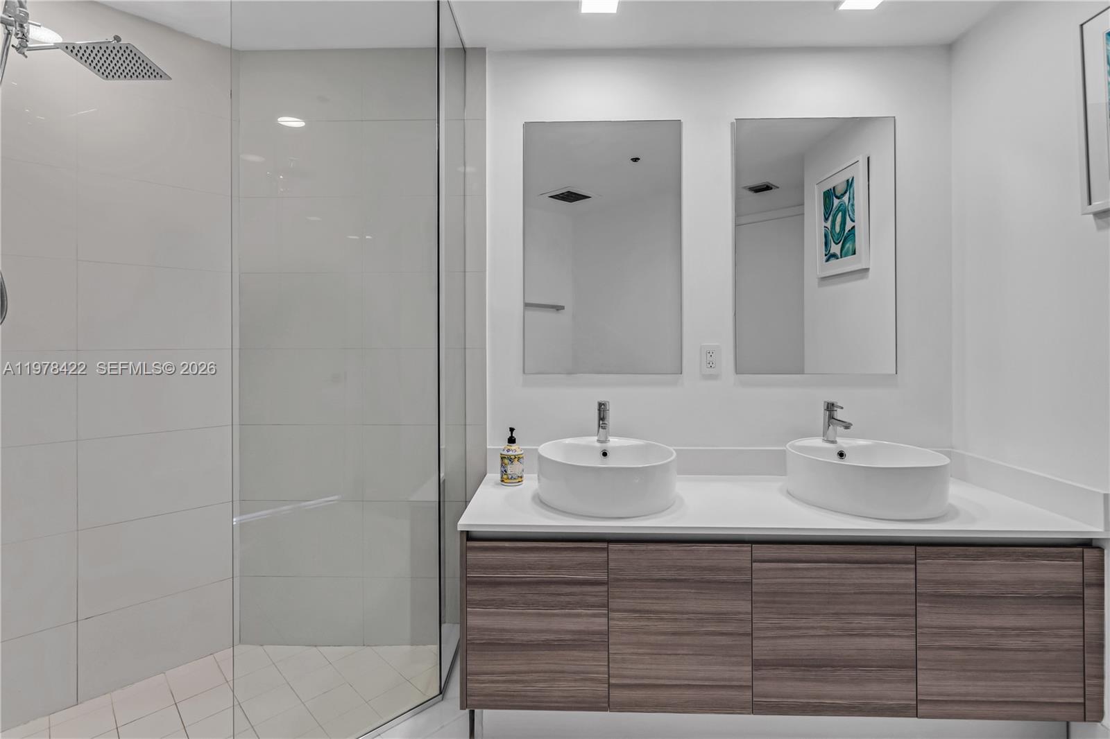 121 NE 34th St #3116, Miami FL 33137
