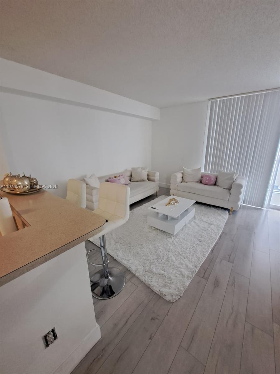 5077 NW 7th St #912, Miami FL 33126