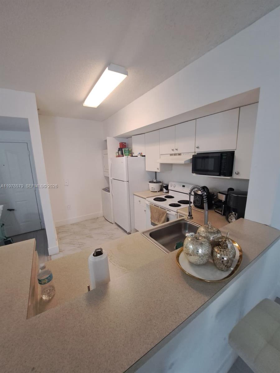 5077 NW 7th St #912, Miami FL 33126