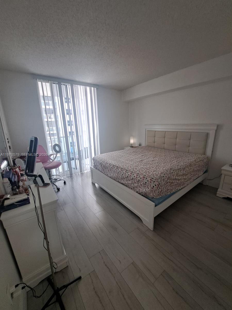 5077 NW 7th St #912, Miami FL 33126