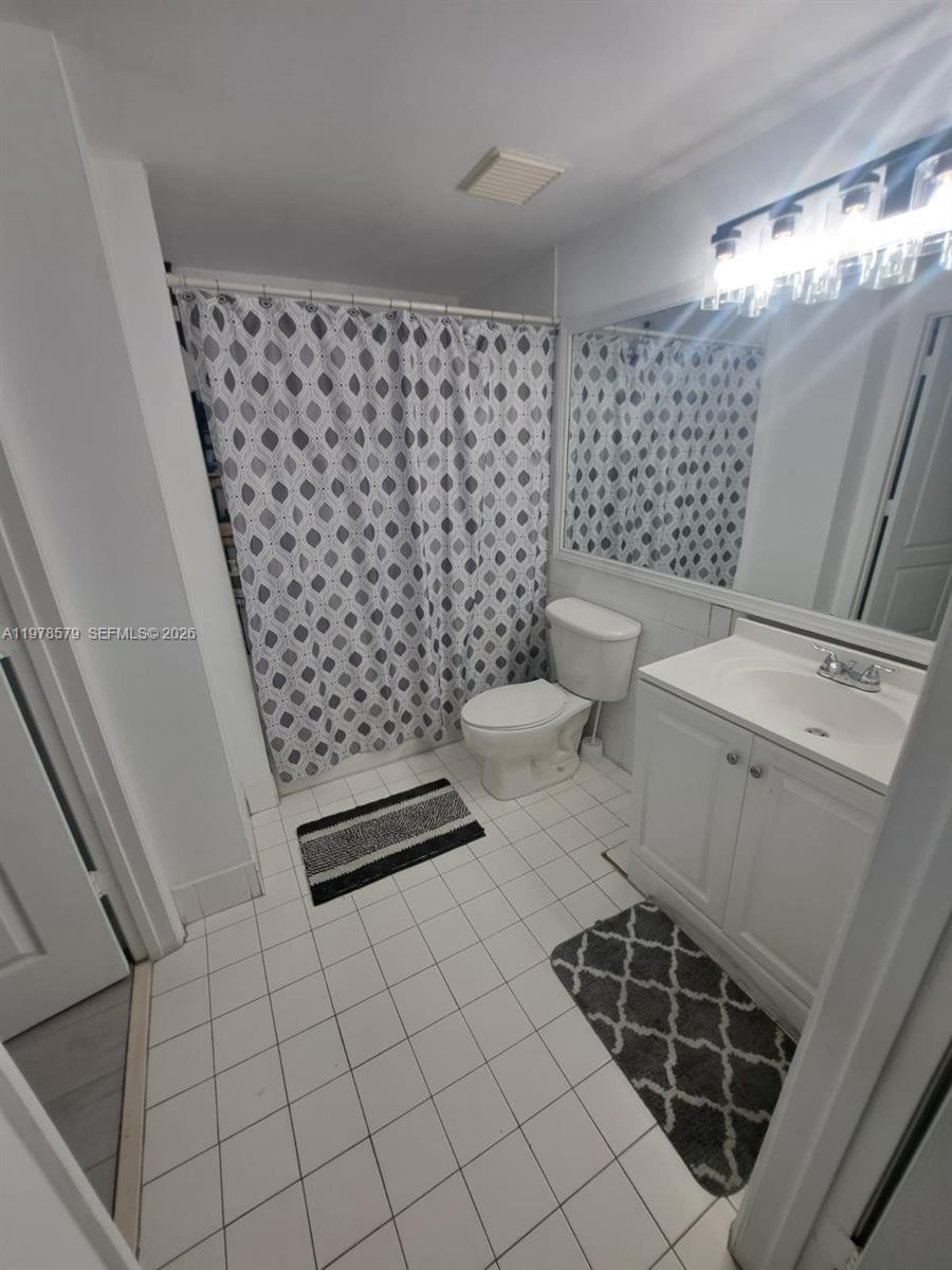 5077 NW 7th St #912, Miami FL 33126