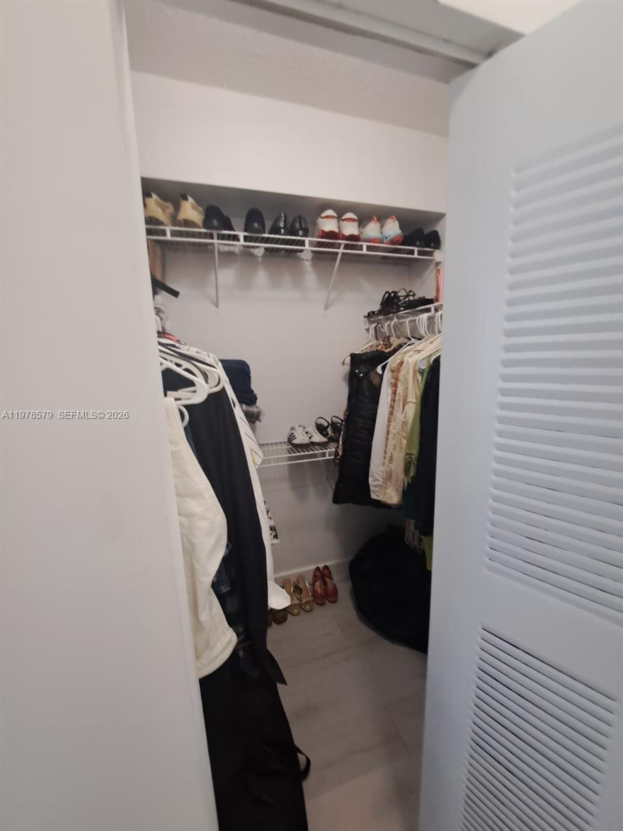 5077 NW 7th St #912, Miami FL 33126