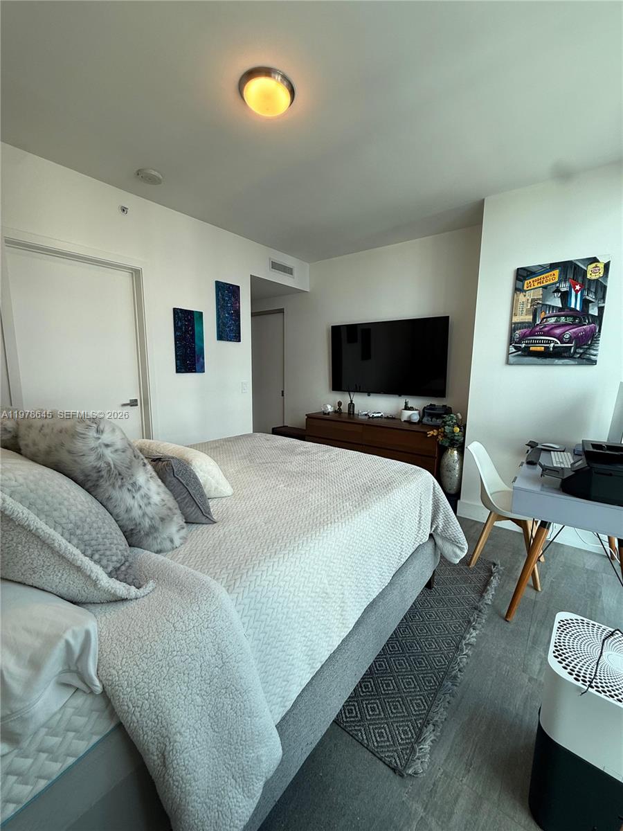 1080 Brickell Ave #2109, Miami FL 33131