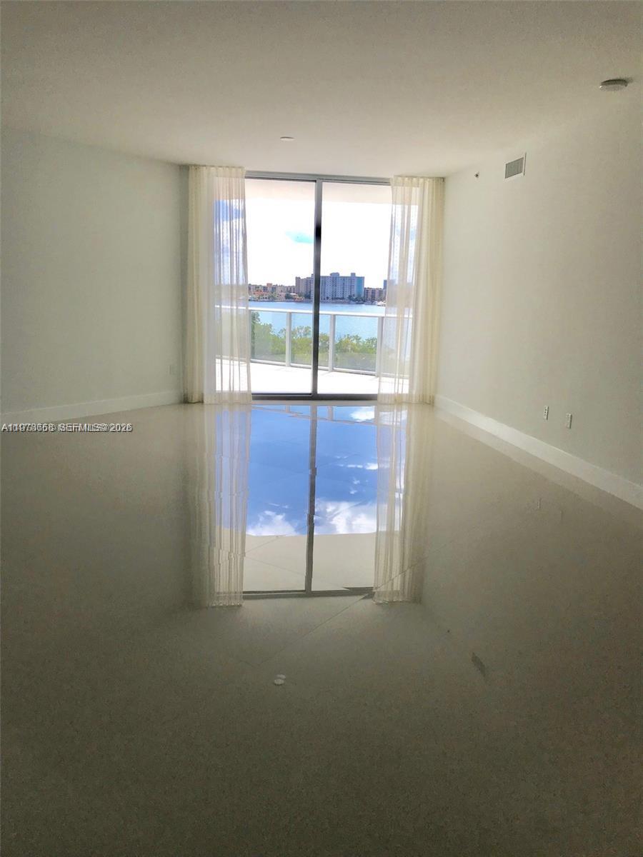 17111 Biscayne Blvd #408, North Miami Beach FL 33160