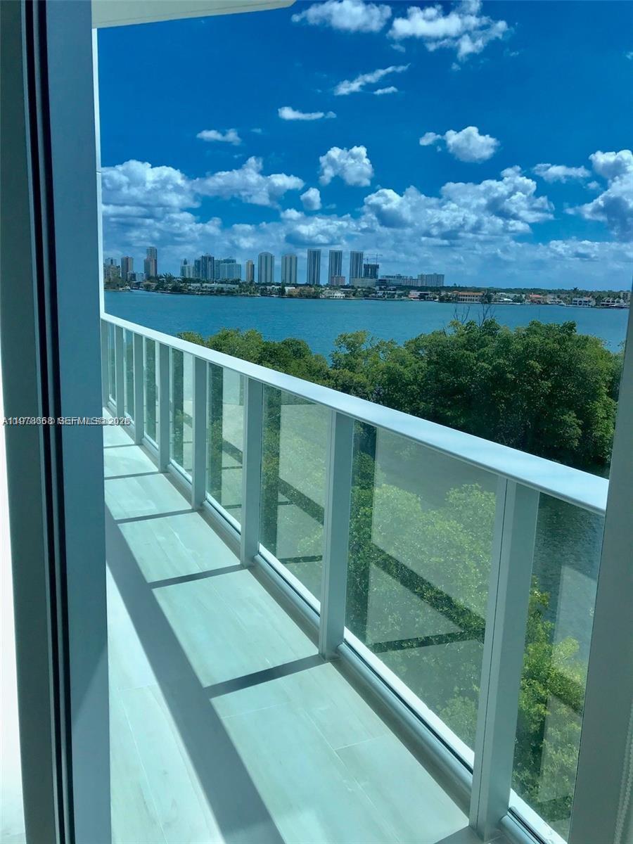 17111 Biscayne Blvd #408, North Miami Beach FL 33160