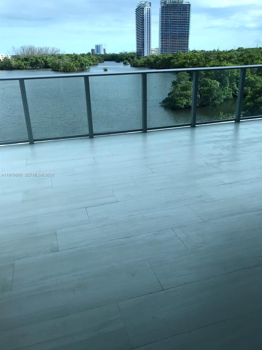 17111 Biscayne Blvd #408, North Miami Beach FL 33160