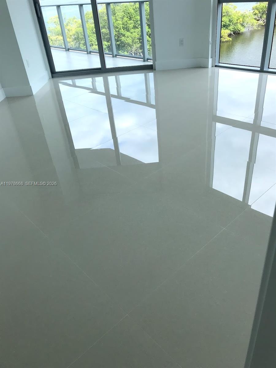 17111 Biscayne Blvd #408, North Miami Beach FL 33160