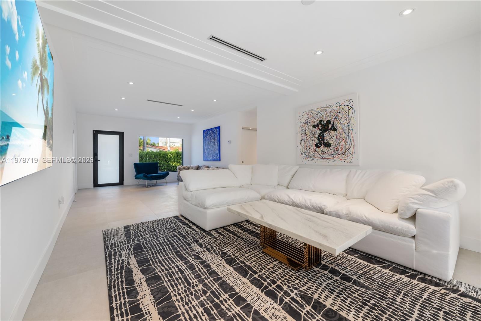 900 W 47th Ct, Miami Beach FL 33140
