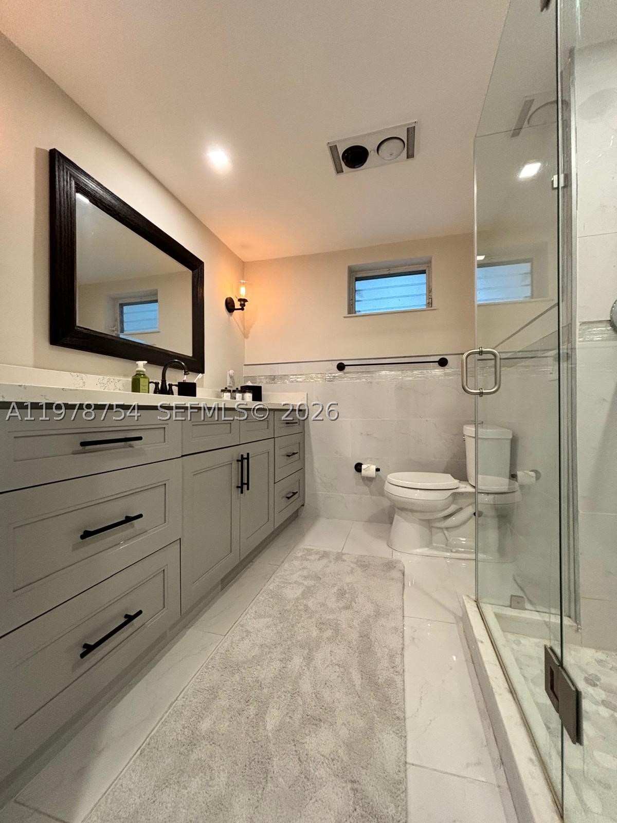 3050 NE 48th St #207, Fort Lauderdale FL 33308