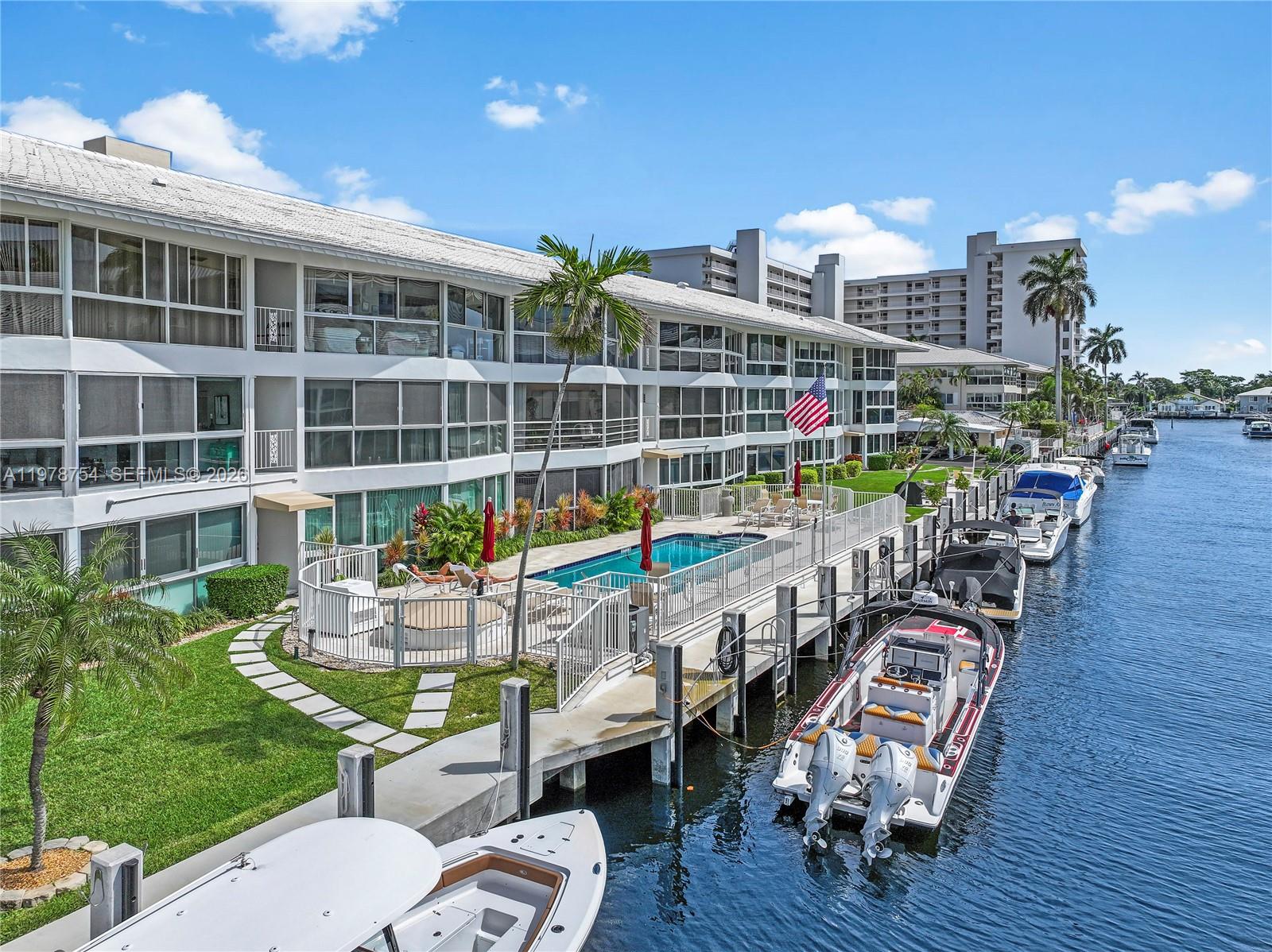 3050 NE 48th St #207, Fort Lauderdale FL 33308