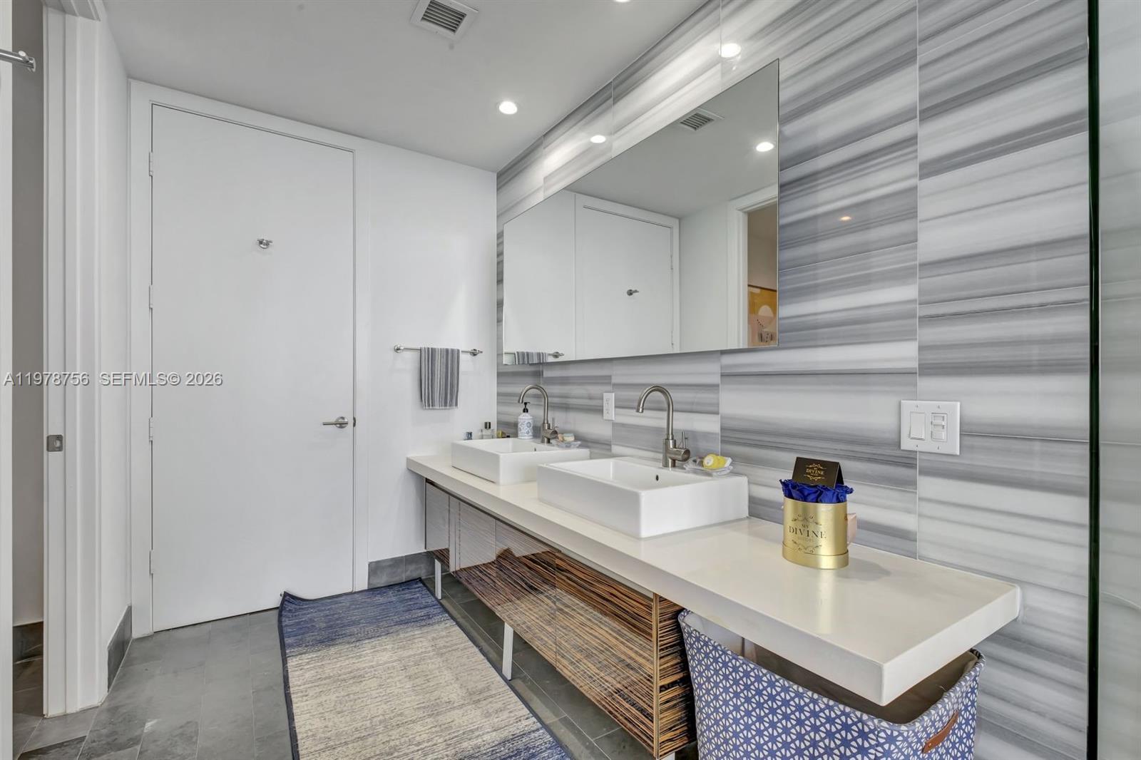 1100 Biscayne Blvd #4002, Miami FL 33132