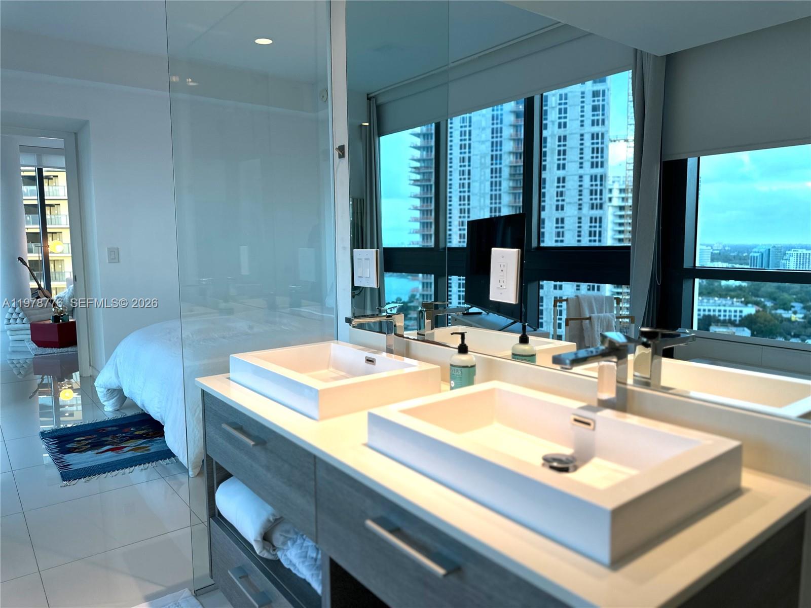 650 NE 32nd St #2108, Miami FL 33137
