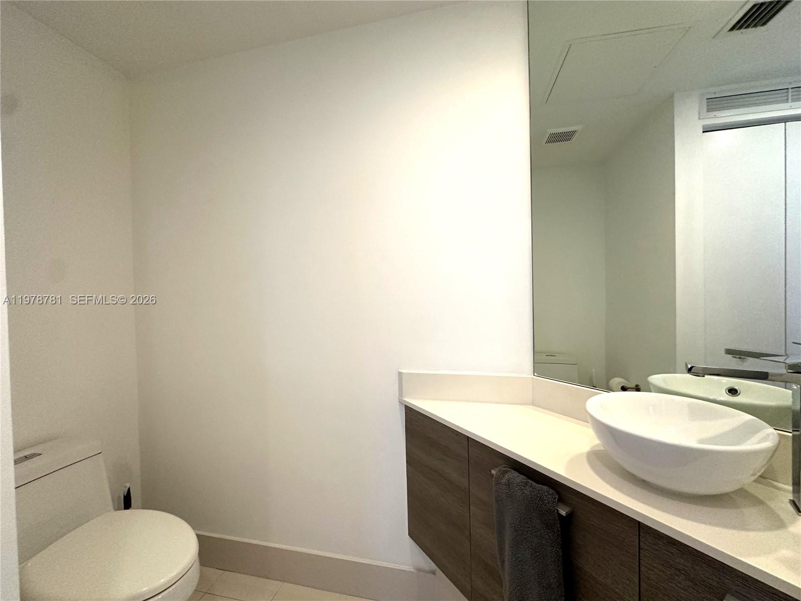 650 NE 32nd St #2108, Miami FL 33137
