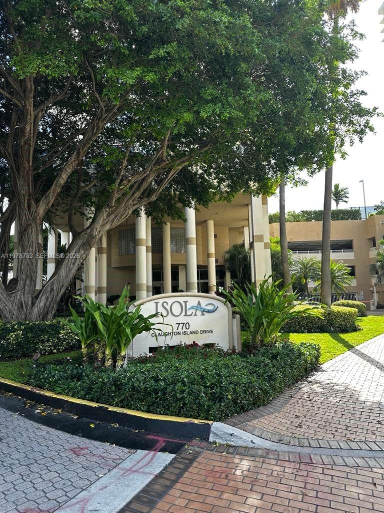 770 Claughton Island Dr #1011, Miami FL 33131