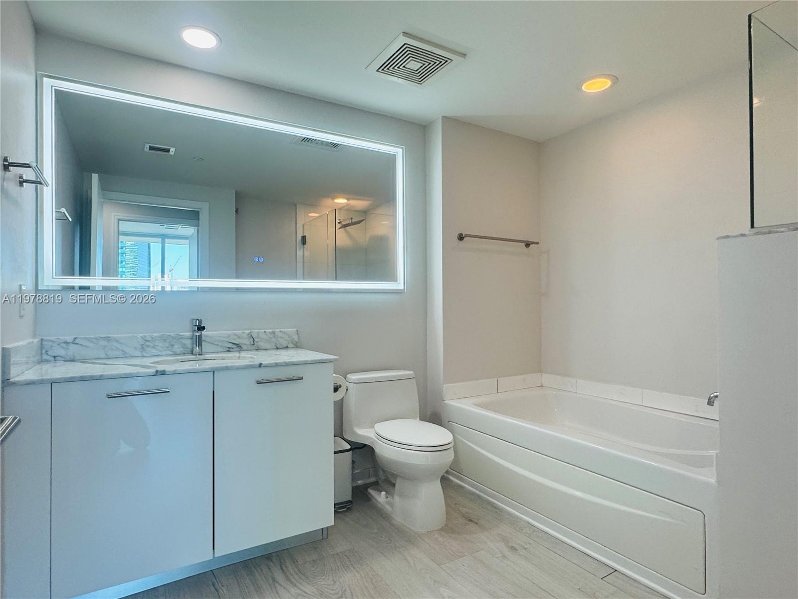 500 Brickell Ave #3803, Miami FL 33131