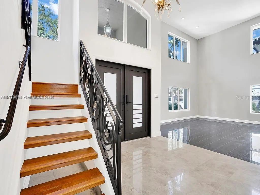 15945 NW 82nd Ct, Miami Lakes FL 33016