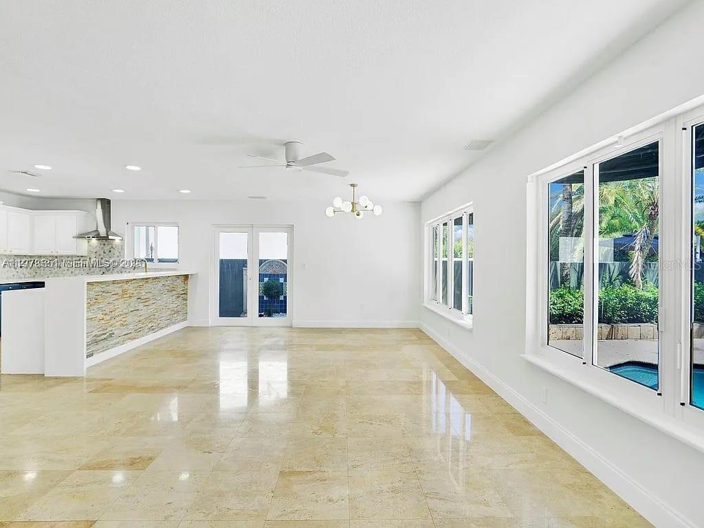 15945 NW 82nd Ct, Miami Lakes FL 33016