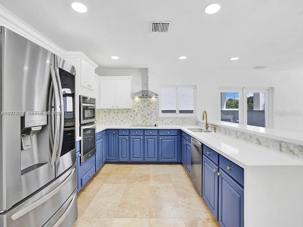15945 NW 82nd Ct, Miami Lakes FL 33016